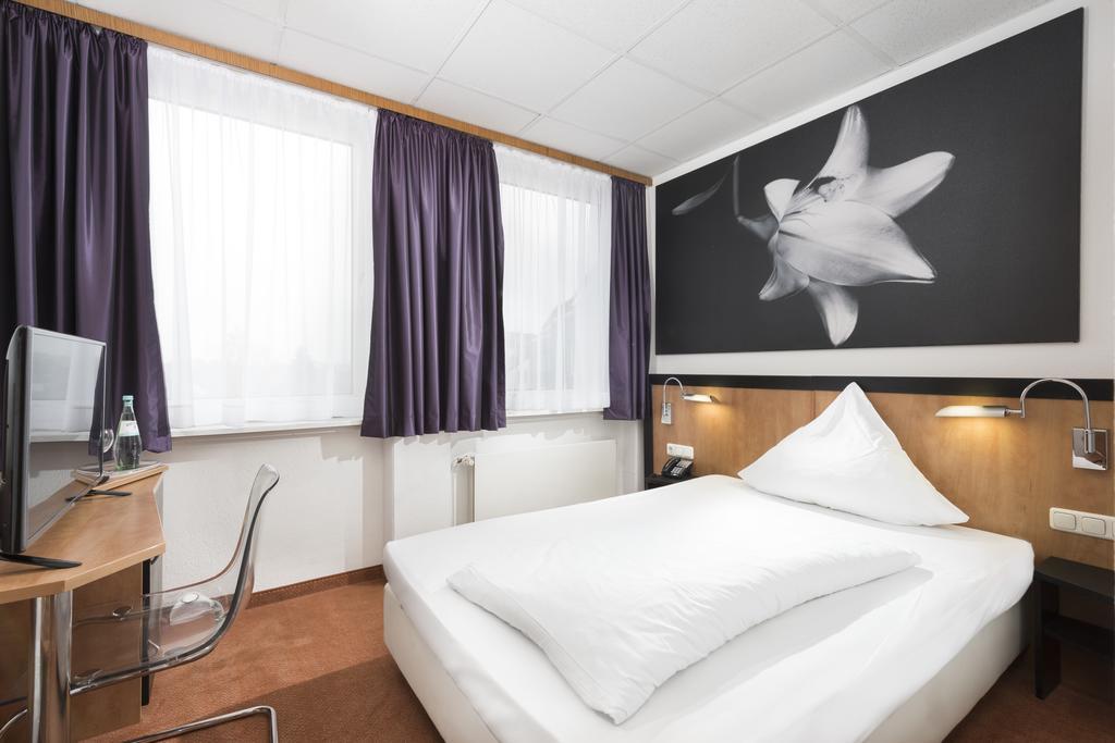 Days Inn Dortmund West Экстерьер фото